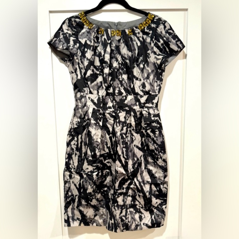 Donna Rico 4 Gray Black Multi Print Jewel Neckline knee length 100% silk dress